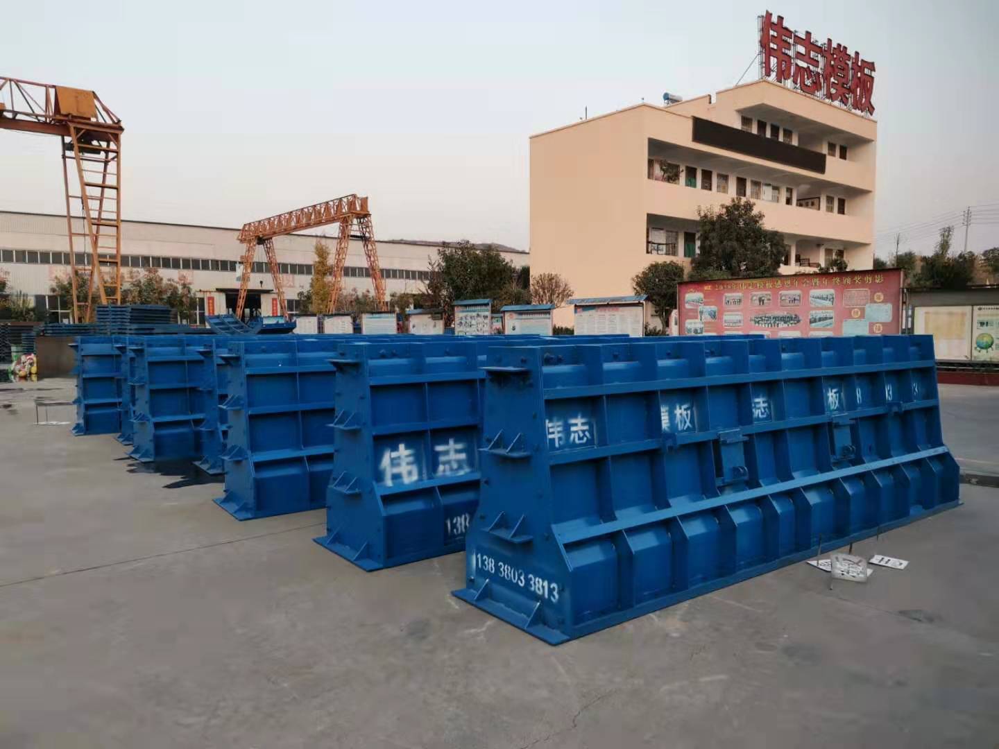 普通護欄鋼模板：基建工程的